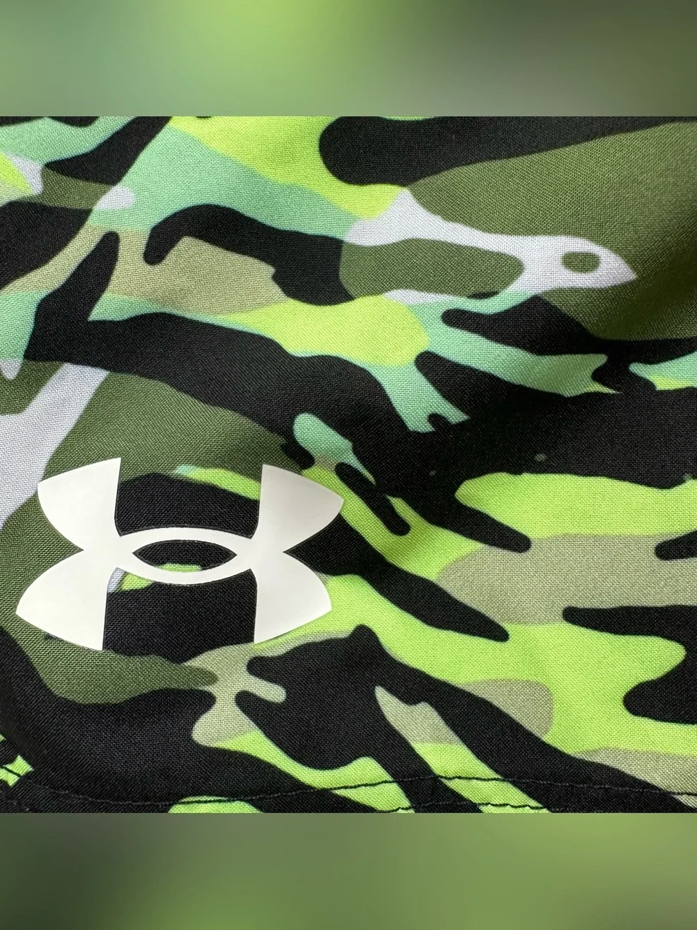 Under Armour Boys Camo Woven Polyester Shorts Youth L Loose Drawstring A236